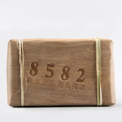 2005 China Yunnan 250g Oldest Raw Puer Puerh Black Tea Brick Detoxification Beauty For Lost Weight
2005 China Yunnan 250g Oldest Raw Puer Puerh Black Tea Brick Detoxification Beauty For Lost Weight