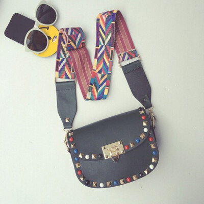 High Quality PU Leather Women Crossbody Bags Fashion Color Rivet Design Women Shoulder Bags Color Shoulder Strap Ladies Bag 2019
High Quality PU Leather Women Crossbody Bags Fashion Color Rivet Design Women Shoulder Bags Color Shoulder Strap Ladies Bag 2019