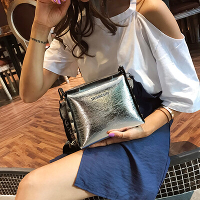Tailored Women One-shoulder Portable Messenger Bag Patent Leather Bright Burst Crack
Tailored Women One-shoulder Portable Messenger Bag Patent Leather Bright Burst Crack