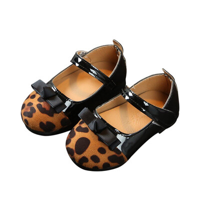 New childrens princess shoes girls fashion bow small shoes baby anti-skid toddler shoes
New childrens princess shoes girls fashion bow small shoes baby anti-skid toddler shoes