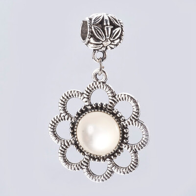 Tibetan Style Alloy European Dangle Beads with Resin Imitation Cat Eye Flower Antique Silver 46mm Pendant 315x28x5mm
Tibetan Style Alloy European Dangle Beads with Resin Imitation Cat Eye Flower Antique Silver 46mm Pendant 315x28x5mm