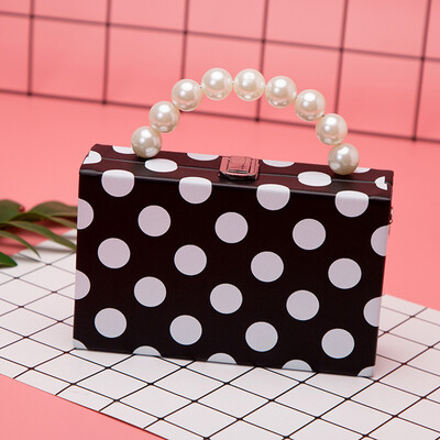 Tailored Female Bag Pearl Wave Point Small Square Bag Chain Shoulder Bag Shoulder Bag
Tailored Female Bag Pearl Wave Point Small Square Bag Chain Shoulder Bag Shoulder Bag