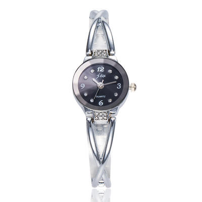 Luxury Women Watch Small Dial Rose Gold Bracelet Stainless Steel Analog Quartz Wristwatch Ladies Fashion Elegant Silver Watches
Luxury Women Watch Small Dial Rose Gold Bracelet Stainless Steel Analog Quartz Wristwatch Ladies Fashion Elegant Silver Watches