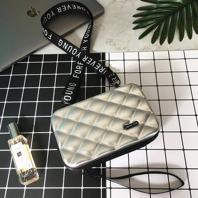 LOVEVOOK crossbody bags for women 2019 luxury handbags women bags designer mini make up bag Trunk Shape wide strap Box Flap bag
LOVEVOOK crossbody bags for women 2019 luxury handbags women bags designer mini make up bag Trunk Shape wide strap Box Flap bag