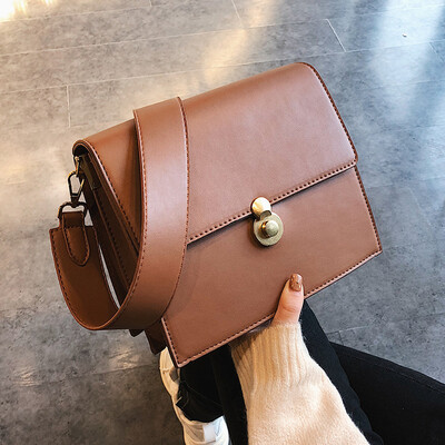 Chobani 2019 new South Korea ins fashion simple crocodile pattern solid color flip bag shoulder diagonal tide handbag
Chobani 2019 new South Korea ins fashion simple crocodile pattern solid color flip bag shoulder diagonal tide handbag