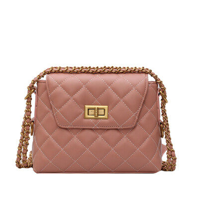 2019 new womens bag fashion personality color matching small square bag portable Messenger bag
2019 new womens bag fashion personality color matching small square bag portable Messenger bag