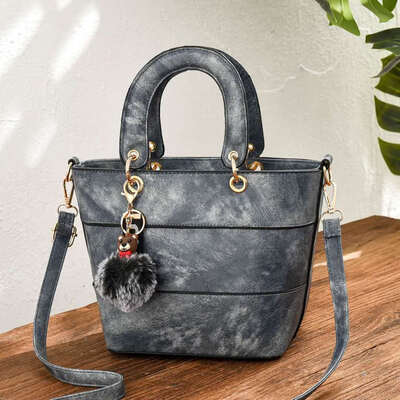 Bag female 2019 summer new elegant shoulder bag Korean version of the simple wild Messenger bag
Bag female 2019 summer new elegant shoulder bag Korean version of the simple wild Messenger bag