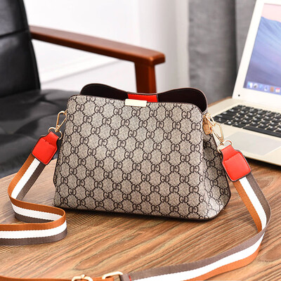 Little girl spring&summer fashion retro single shoulder bag wide shoulder strap Han version lady inclined handbag
Little girl spring&summer fashion retro single shoulder bag wide shoulder strap Han version lady inclined handbag