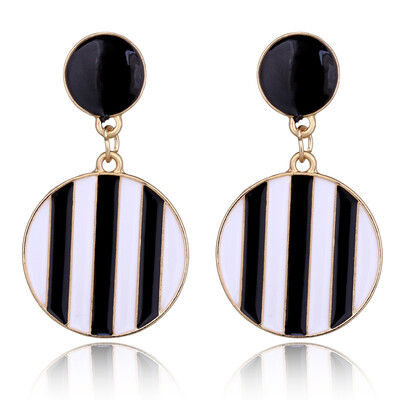 Statement Earrings 2019 Metal Round Geometric Drop Earrings For Women Pendant Dangle Earing Party Jewelry pendientes oorbellen
Statement Earrings 2019 Metal Round Geometric Drop Earrings For Women Pendant Dangle Earing Party Jewelry pendientes oorbellen