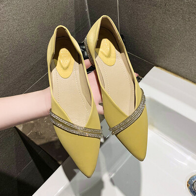 Net red chic coarse documentary shoes female summer Korean version of Joker fashion pointed rhinestone shallow mouth fairy wind po
Net red chic coarse documentary shoes female summer Korean version of Joker fashion pointed rhinestone shallow mouth fairy wind po