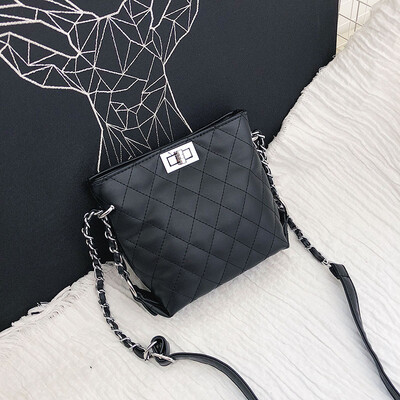 Ins 100 bag women 2019 new fashion trendy Korean version of the high - fashion air - Ling chain single - shoulder satchel
Ins 100 bag women 2019 new fashion trendy Korean version of the high - fashion air - Ling chain single - shoulder satchel