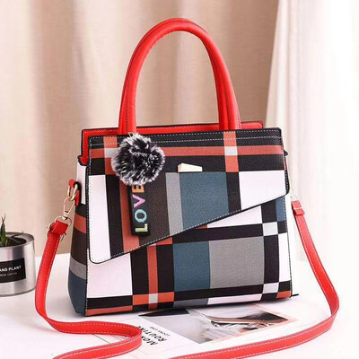 Korean version of the mosaic color fashion handbag trend wild single shoulder Messenger bag
Korean version of the mosaic color fashion handbag trend wild single shoulder Messenger bag