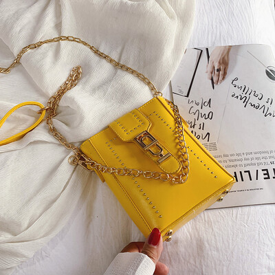 Ins girls on the new mobile phone bag female summer fresh 2019 new popular bucket bag chain Messenger bag
Ins girls on the new mobile phone bag female summer fresh 2019 new popular bucket bag chain Messenger bag