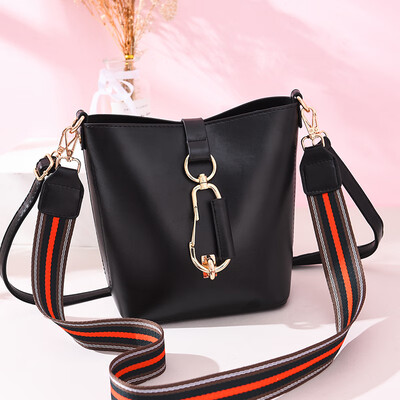 Spring&summer ladies new wave Korean fashion Joker womens shoulder bag Messenger bag ins
Spring&summer ladies new wave Korean fashion Joker womens shoulder bag Messenger bag ins
