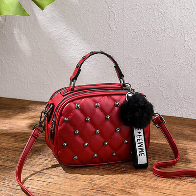 Womens Bag Fashion Ins Net Red Texture Slant Small Bag Korean Edition Student Hand-held 2008 Tide
Womens Bag Fashion Ins Net Red Texture Slant Small Bag Korean Edition Student Hand-held 2008 Tide