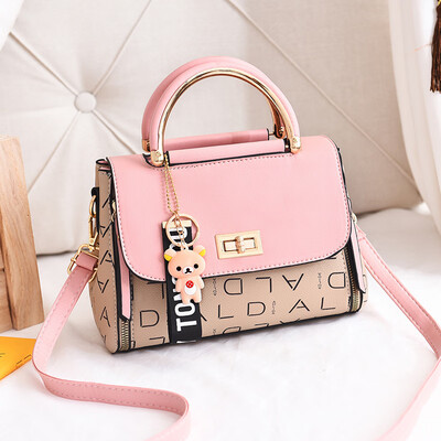 Small bag female new portable fashion ladies shoulder Messenger bag Korean version of the wild women bag tide
Small bag female new portable fashion ladies shoulder Messenger bag Korean version of the wild women bag tide