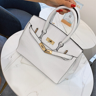 Qiao Bani 2019 new European&American style super fire hot crocodile pattern platinum bag street clapped shoulder diagonal female bag
Qiao Bani 2019 new European&American style super fire hot crocodile pattern platinum bag street clapped shoulder diagonal female bag