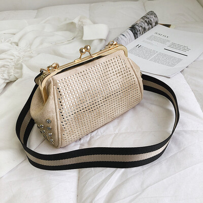 Qiao Bani 2019 new European&American style fashion punching&drilling jigs baodan shoulder diagonal tide women bag cross-border special
Qiao Bani 2019 new European&American style fashion punching&drilling jigs baodan shoulder diagonal tide women bag cross-border special