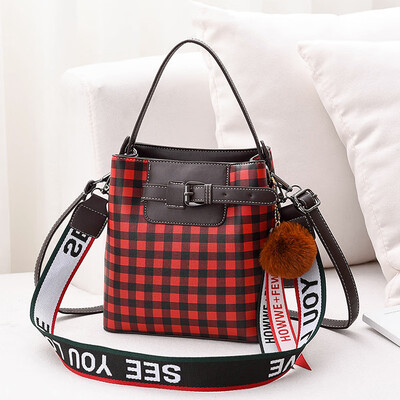 Single shoulder bag womens new fashion bucket bag Korean version of Joker Messenger bag large capacity portable womens bag
Single shoulder bag womens new fashion bucket bag Korean version of Joker Messenger bag large capacity portable womens bag