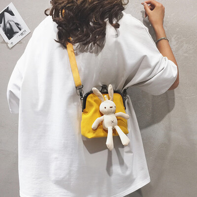 2019 popular bag female new Korean version of the wild small fresh girl Messenger bag cartoon cute mini canvas bag
2019 popular bag female new Korean version of the wild small fresh girl Messenger bag cartoon cute mini canvas bag