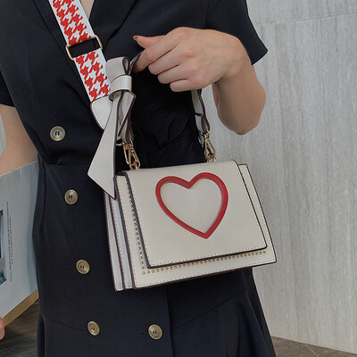New love bag female 2019 fashion wide shoulder strap shoulder slung fairy bag Lolita bow small square bag
New love bag female 2019 fashion wide shoulder strap shoulder slung fairy bag Lolita bow small square bag