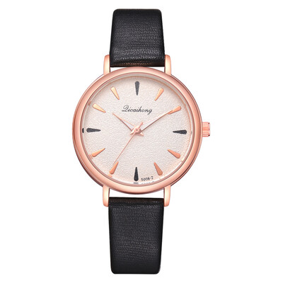 Korean version of the creative concept petal scale quartz watch student personality casual PU leather fashion jewelry watch
Korean version of the creative concept petal scale quartz watch student personality casual PU leather fashion jewelry watch