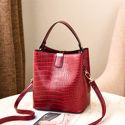 2019 spring new womens bag fashion casual handbag cool Korean version of the shoulder bag Messenger bag
2019 spring new womens bag fashion casual handbag cool Korean version of the shoulder bag Messenger bag