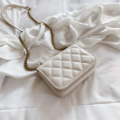 Small fragrance rhombic chain bag female 2019 new wave Korean version of the wild single shoulder slung fashion texture small square bag
Small fragrance rhombic chain bag female 2019 new wave Korean version of the wild single shoulder slung fashion texture small square bag