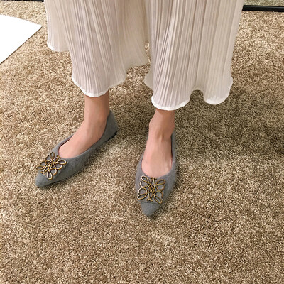 Famous lady shoes autumn shoes Korean version fashion network celebrity metal buckle ladle shoes 100 tasu flat sole shoes
Famous lady shoes autumn shoes Korean version fashion network celebrity metal buckle ladle shoes 100 tasu flat sole shoes