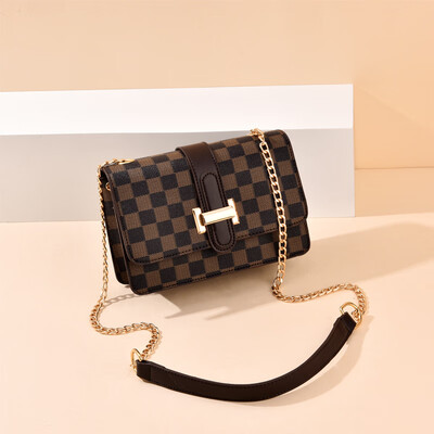 Summer Single Shoulder Ladies Up-trend Korean Ins Baitao Chain Slant Bag Fashion Simple
Summer Single Shoulder Ladies Up-trend Korean Ins Baitao Chain Slant Bag Fashion Simple