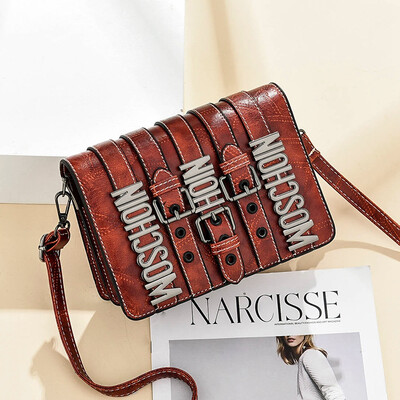 On the new womens bag tide Korean version of shoulder messenger bag Joker personality fashion retro small square bag
On the new womens bag tide Korean version of shoulder messenger bag Joker personality fashion retro small square bag