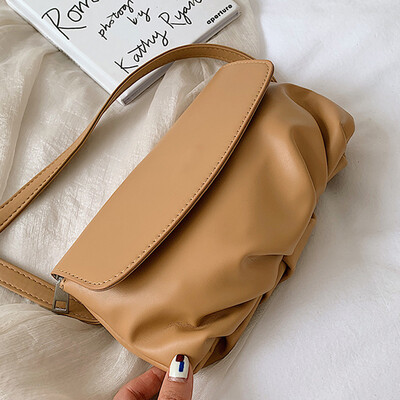 Female 2019 spring&summer new fashion bag Korean version 100 simple small black bag woman slanted net red feeling bag
Female 2019 spring&summer new fashion bag Korean version 100 simple small black bag woman slanted net red feeling bag