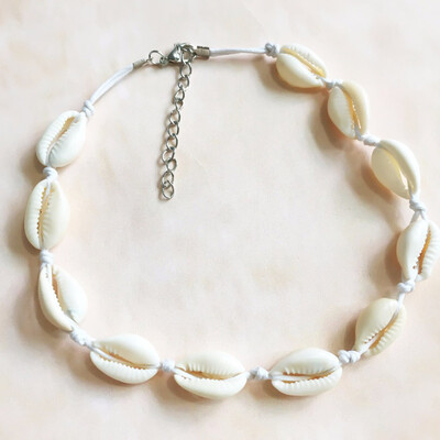 New Hawaiian Fashion White Black Rope Chain Necklaces For Women Vintage Handmade Shell Clavicle Necklaces Beach Jewelry Gift
New Hawaiian Fashion White Black Rope Chain Necklaces For Women Vintage Handmade Shell Clavicle Necklaces Beach Jewelry Gift