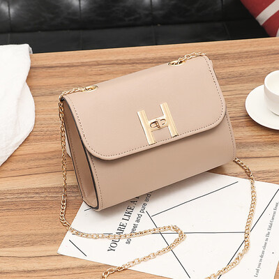 Simple small bag female 2019 new wave Korean version of the wild Messenger bag small square bag fashion shoulder bag handbags manufacturers
Simple small bag female 2019 new wave Korean version of the wild Messenger bag small square bag fashion shoulder bag handbags manufacturers