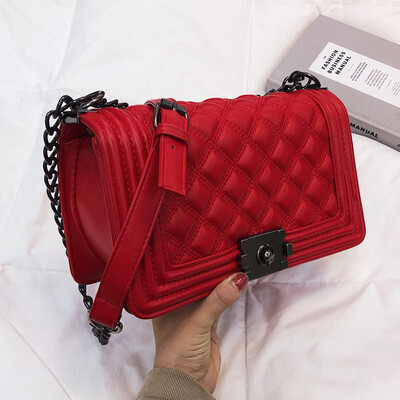 2019 Korean version of the new shoulder Messenger bag personality Lingge chain fashion Joker small square bag
2019 Korean version of the new shoulder Messenger bag personality Lingge chain fashion Joker small square bag