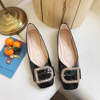 Square head shallow mouth shoes women 2019 spring patent red flat shoes fairy wind Joker rhinestone soft bottom bean shoes
Square head shallow mouth shoes women 2019 spring patent red flat shoes fairy wind Joker rhinestone soft bottom bean shoes