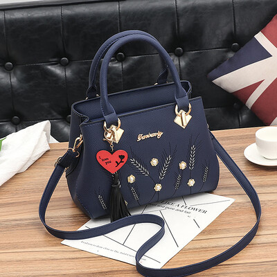 2019 summer new fashion trend handbag PU leather fashion handbags Europe&the United States big bag shoulder bag
2019 summer new fashion trend handbag PU leather fashion handbags Europe&the United States big bag shoulder bag