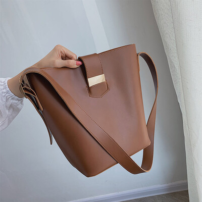 Bag female new fashion simple casual shoulder Messenger bag wild large capacity mother bag 
Bag female new fashion simple casual shoulder Messenger bag wild large capacity mother bag