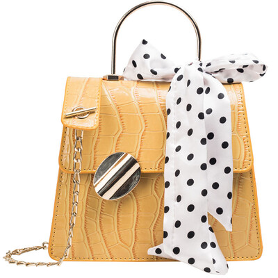 10 pieces from the batch new European&American fashion plaid female shoulder Messenger bag casual stripes hit color handbag
10 pieces from the batch new European&American fashion plaid female shoulder Messenger bag casual stripes hit color handbag