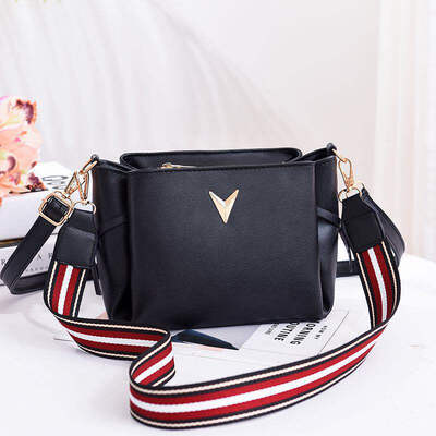 Womens bag wholesale 2019 summer new womens bag PU leather Korean fashion shoulder bag diagonal package
Womens bag wholesale 2019 summer new womens bag PU leather Korean fashion shoulder bag diagonal package