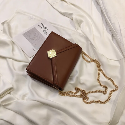 Chic bag female retro texture simple rhombic chain 2019 new Korean version of the wild shoulder slung small square bag
Chic bag female retro texture simple rhombic chain 2019 new Korean version of the wild shoulder slung small square bag