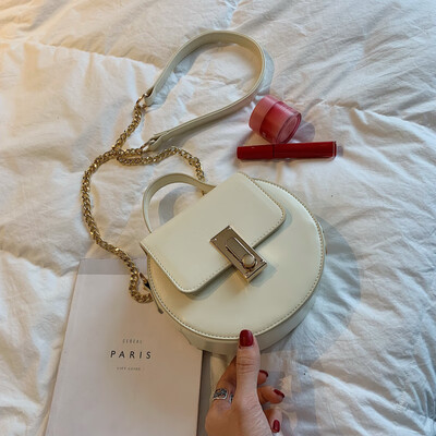 Summer girls small round bag 2019 new Korean version of the network celebrity hand-held small bag lock chain bag slanted womens
Summer girls small round bag 2019 new Korean version of the network celebrity hand-held small bag lock chain bag slanted womens