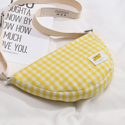 Dumpling bag woman slanted canvas Japanese series 2019 new handheld single shoulder oblique span light toilet plaid bag
Dumpling bag woman slanted canvas Japanese series 2019 new handheld single shoulder oblique span light toilet plaid bag