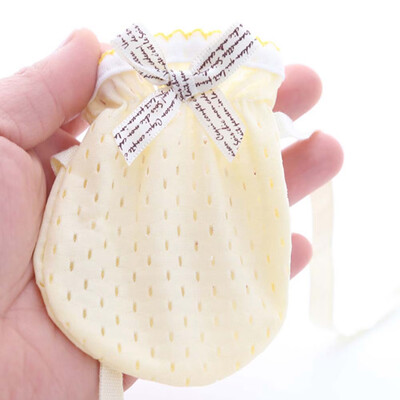 Newborn Anti Scratching Mittens Summer Breathable Mesh Baby Gloves Kids Protection Face Cotton Scratch Gloves Mittens
Newborn Anti Scratching Mittens Summer Breathable Mesh Baby Gloves Kids Protection Face Cotton Scratch Gloves Mittens