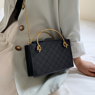 Foreign air embroidered line handbag 2019 new fashion handbag summer small fresh messenger bag wild ins shoulder bag
Foreign air embroidered line handbag 2019 new fashion handbag summer small fresh messenger bag wild ins shoulder bag