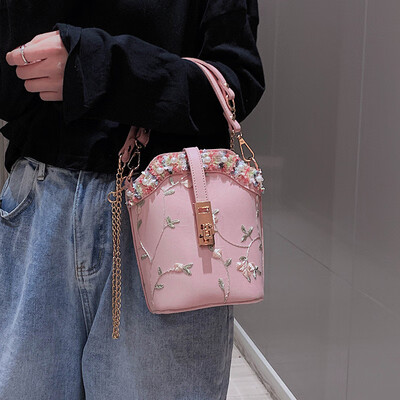 Small bag female 2019 Korean version of the new wild casual girl shoulder bag fashion chain slung bucket bag
Small bag female 2019 Korean version of the new wild casual girl shoulder bag fashion chain slung bucket bag