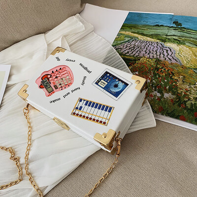 Ins super fire bag female 2019 new Korean version of the fashion graffiti wild chain shoulder slung graffiti small square bag
Ins super fire bag female 2019 new Korean version of the fashion graffiti wild chain shoulder slung graffiti small square bag