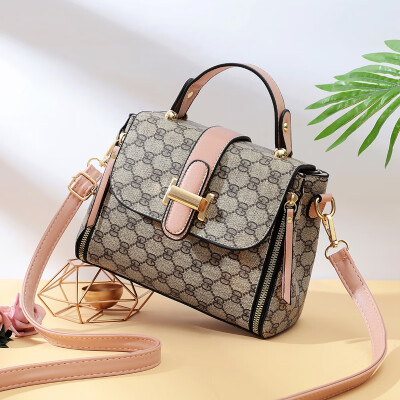 Summer womens fashion Korean ins super-fire womens hand-held single-shoulder single-shoulder small square bag
Summer womens fashion Korean ins super-fire womens hand-held single-shoulder single-shoulder small square bag