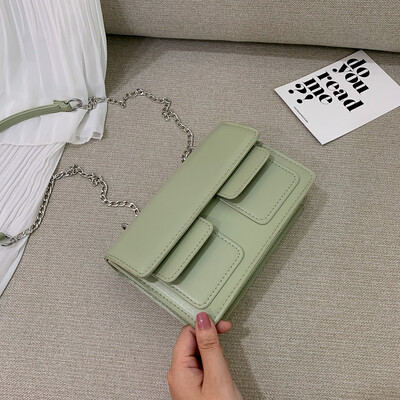 Fashion temperament chain bag 2019 new simple small fresh shoulder bag female casual wild Messenger small square bag
Fashion temperament chain bag 2019 new simple small fresh shoulder bag female casual wild Messenger small square bag