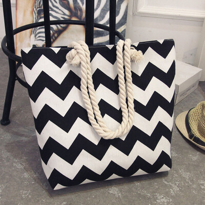 Tailored Fashion Female Canvas Ethnic Style Shoulder Bag Printing Handbag Shopping Bag
Tailored Fashion Female Canvas Ethnic Style Shoulder Bag Printing Handbag Shopping Bag